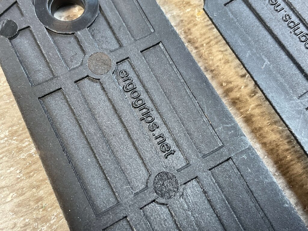 ERGO XT 1911 SQUARE BOTTOM BLACK RIGID GRIPS, JAMES EARL JONES COLLECTION #5-11699