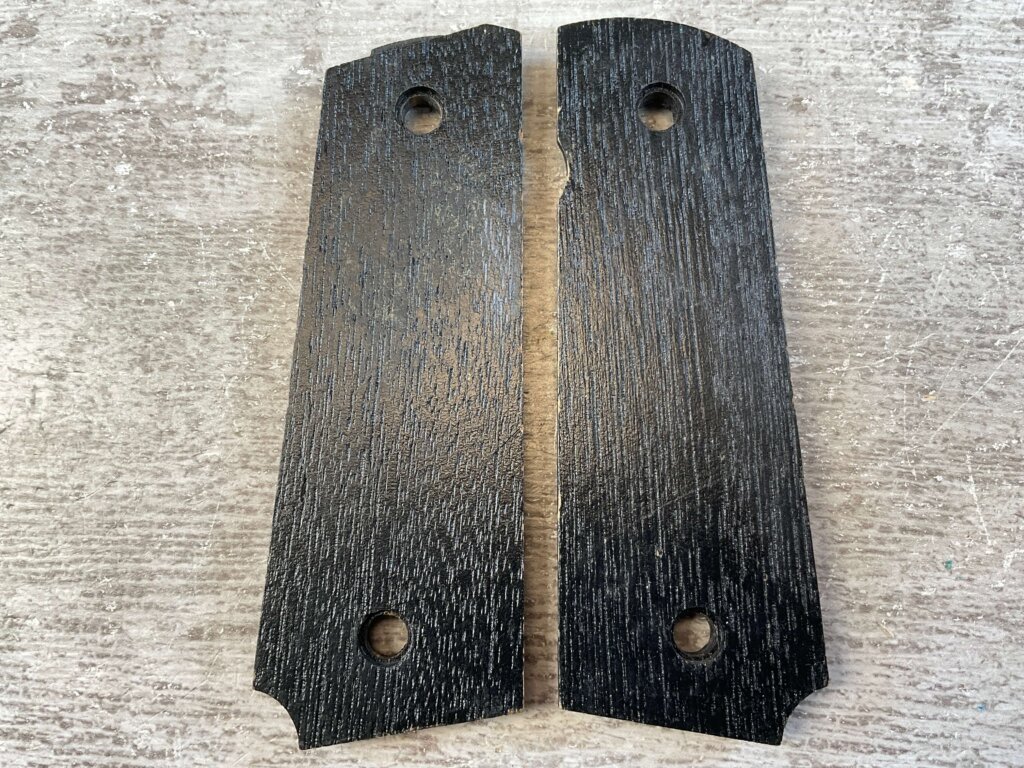 HERRETT 1911 BLACK LACQUER DIAMOND CHECKERED GRIPS, JAMES EARL JONES COLLECTION #5-11717