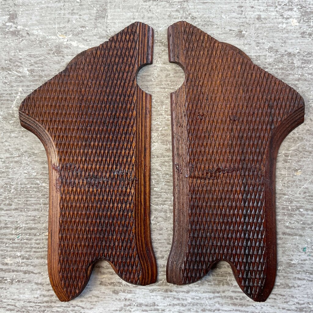 REPRODUCTION BABY LUGER P08 GRIPS, JAMES EARL JONES COLLECTION #5-11730