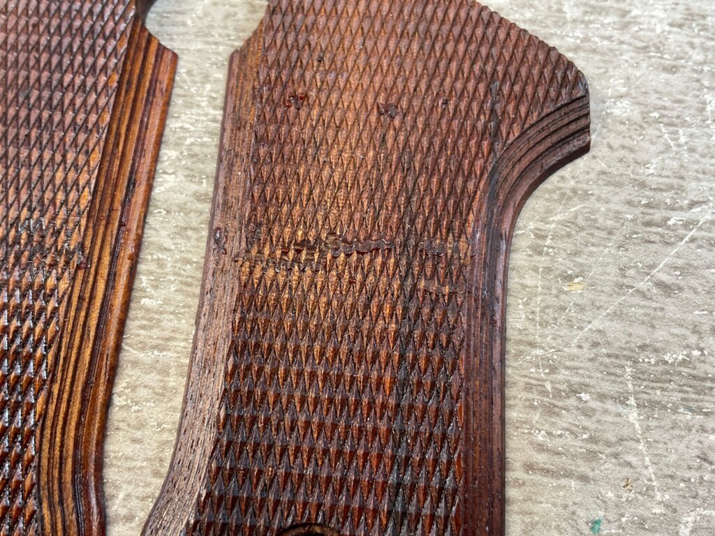 REPRODUCTION BABY LUGER P08 GRIPS, JAMES EARL JONES COLLECTION #5-11730