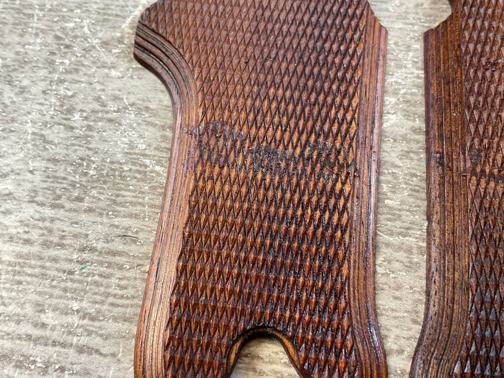 REPRODUCTION BABY LUGER P08 GRIPS, JAMES EARL JONES COLLECTION #5-11730