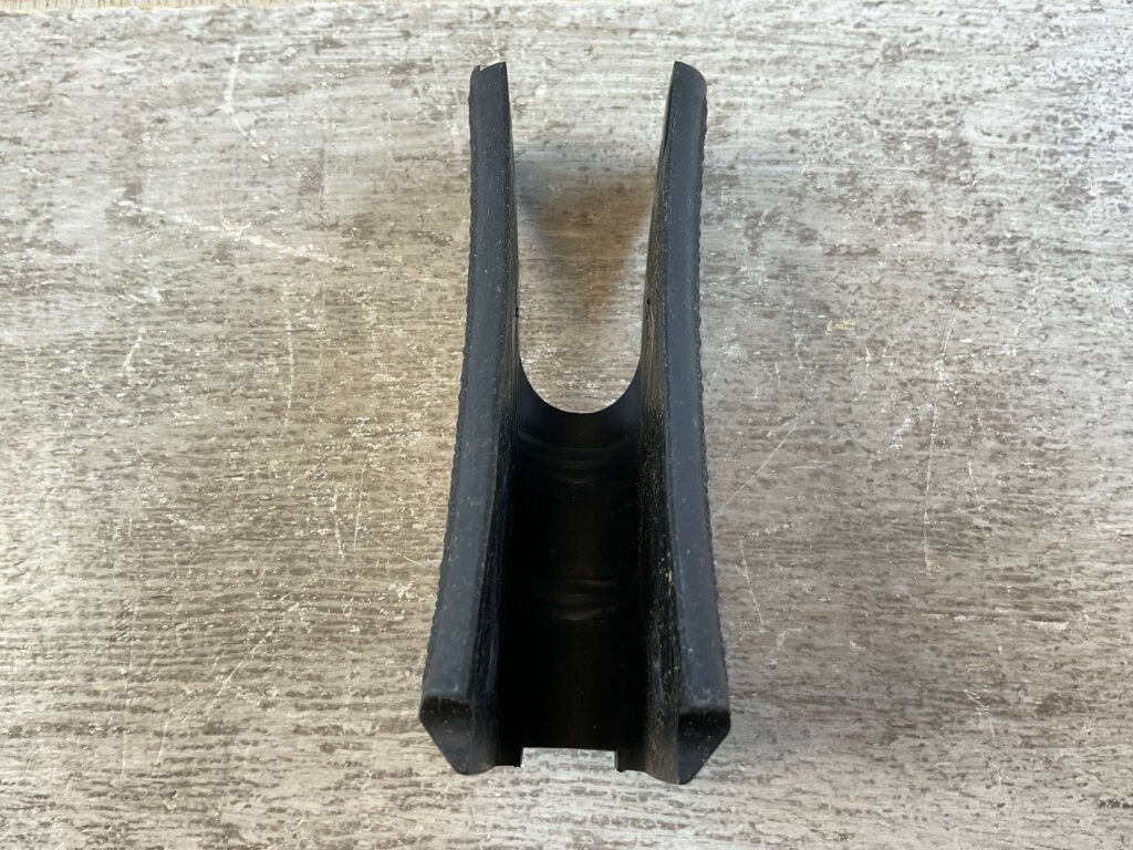 HOGUE 1911 FULL SIZE BLACK RUBBER GRIP W/ FINGER GROOVES, JAMES EARL JONES COLLECTION #5-11732