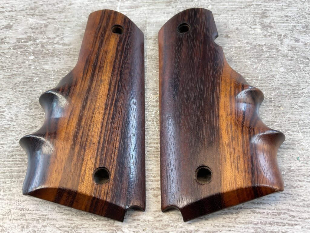 HOGUE 1911 WOOD WRAP AROUND GRIPS W/ FINGER GROOVES, JAMES EARL JONES COLLECTION #5-11734