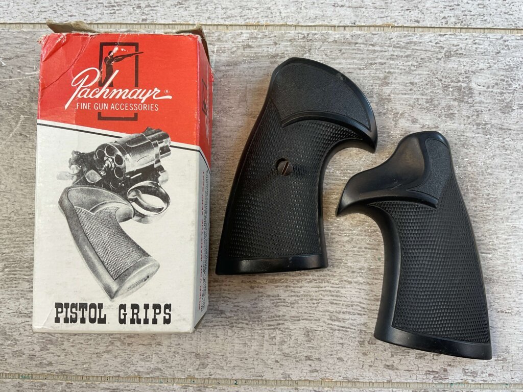 PACHMAYR S&W J FRAME SMALL PISTOL RUBBER GRIPS, JAMES EARL JONES COLLECTION #5-11735
