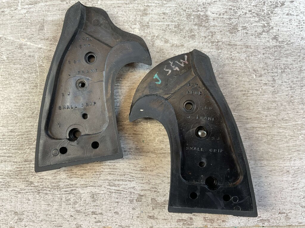 PACHMAYR S&W J FRAME SMALL PISTOL RUBBER GRIPS, JAMES EARL JONES COLLECTION #5-11735