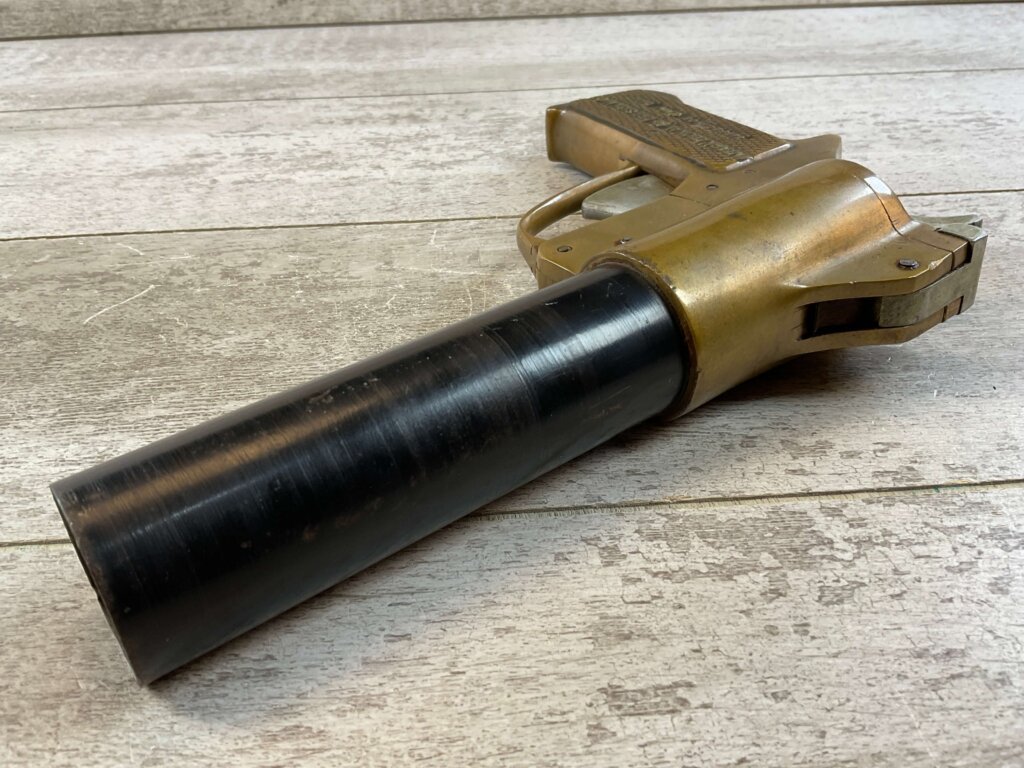 FEDERAL LABORATORIES 37MM RIOT GAS LAUNCHER, JAMES EARL JONES "FAVORITES" COLLECTION #5-11079