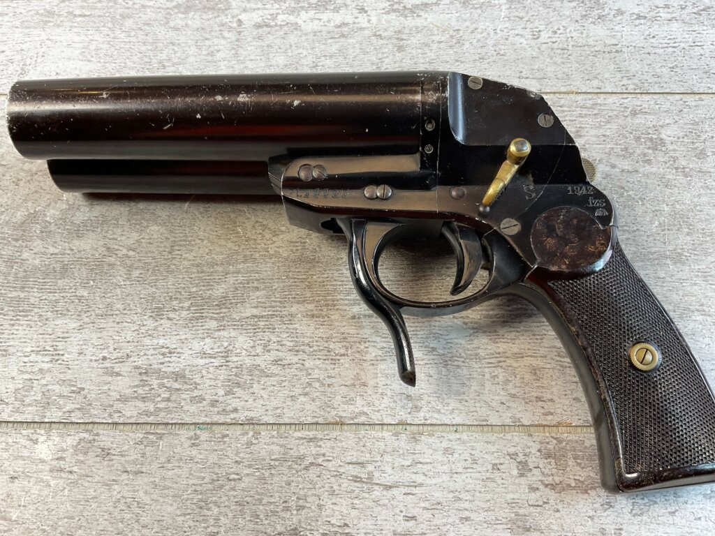 KRIEGHOFF LUFTWAFFE DOUBLE BARREL FLIEGER LEUCHTPISTOLE L. 1942 FZS CODED FLARE PISTOL