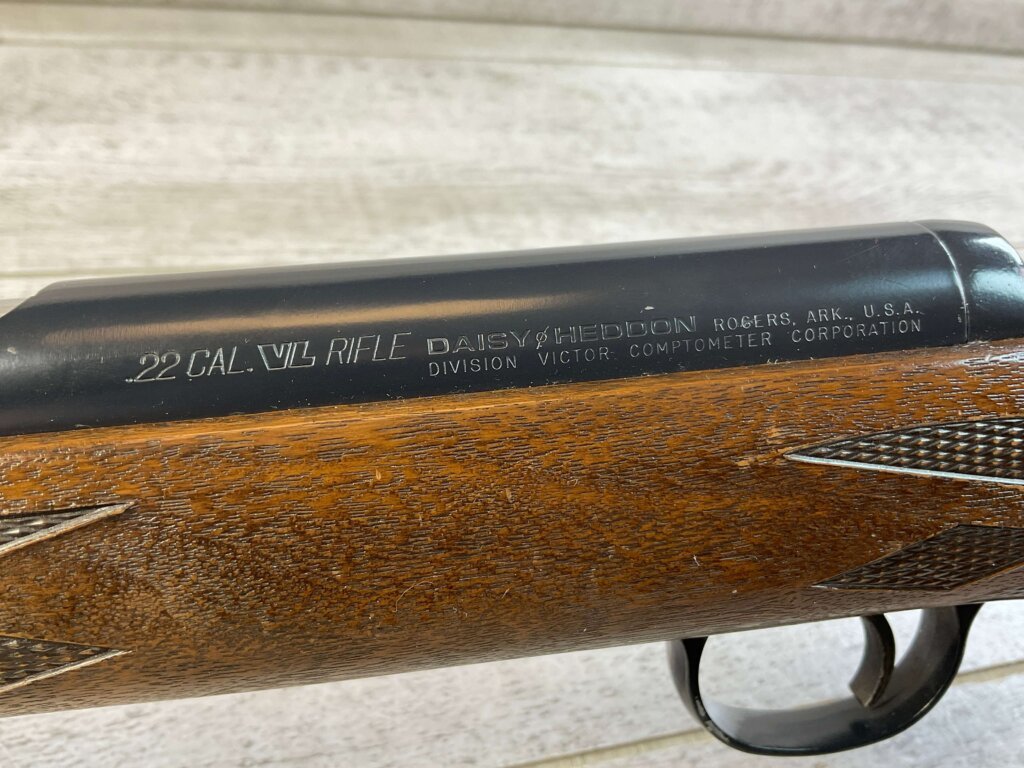 DAISY & HEDDON VL .22 CAL CASELESS PUMP RIFLE W/AMMO, JAMES EARL JONES "FAVORITES" COLLECTION, RARE #5-11081