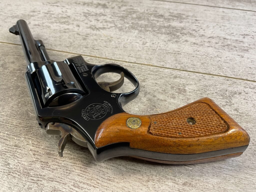 SMITH & WESSON S&W MODEL 10-7 .357 MAGNUM REVOLVER