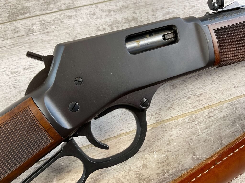 HENRY H12 CLASSIC .357 MAGNUM / .38 SPL LEVER ACTION RIFLE W/20" BARREL, LIKE NEW