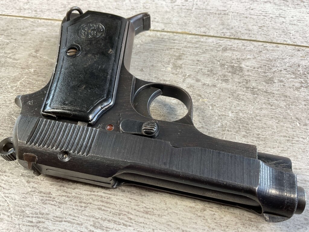 BERETTA M1935 7.65 CAL SEMI AUTO PISTOL "4UT" MARKED LAST DITCH GERMAN ARMY ISSUED #6-05114-PF