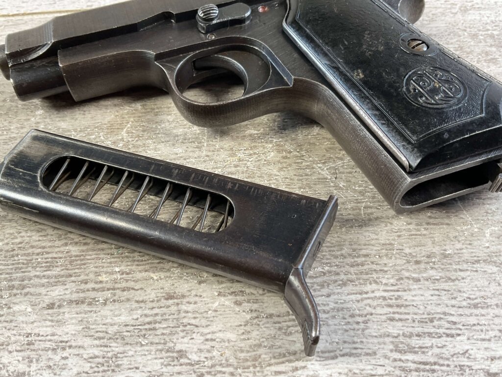 BERETTA M1935 7.65 CAL SEMI AUTO PISTOL "4UT" MARKED LAST DITCH GERMAN ARMY ISSUED #6-05114-PF