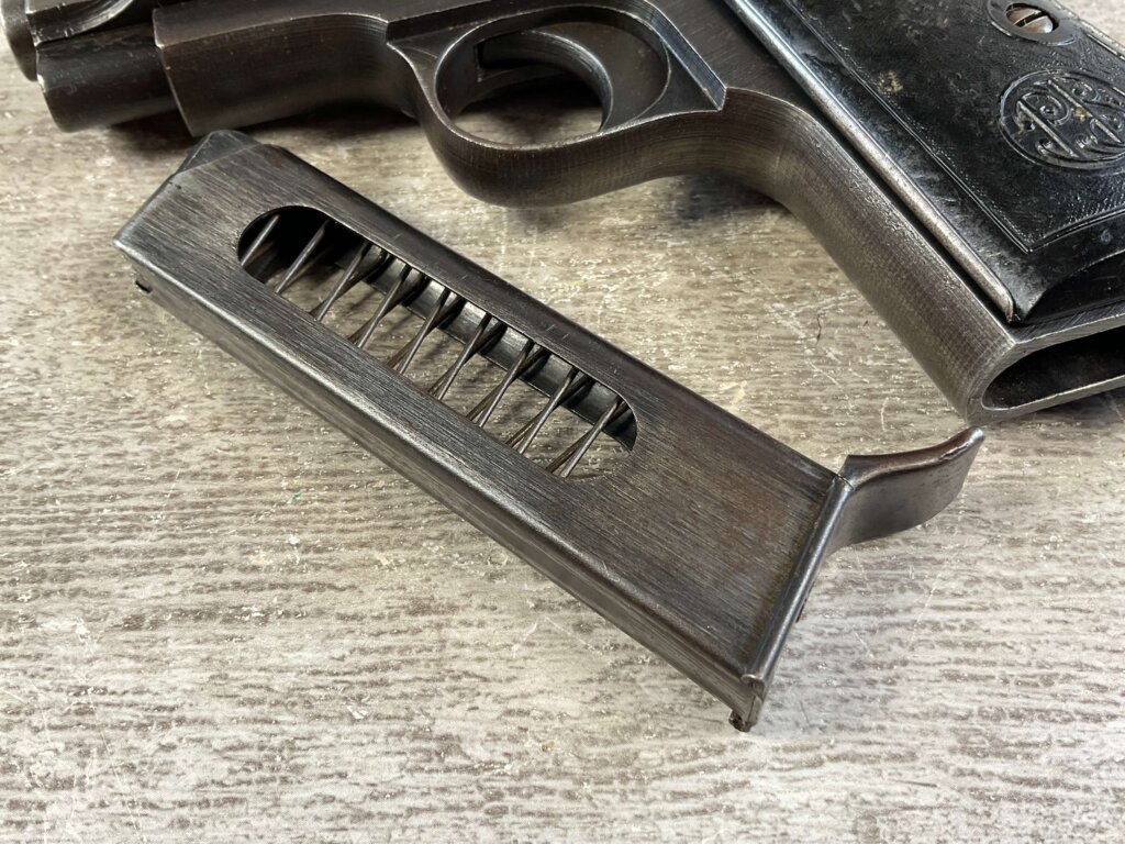 BERETTA M1935 7.65 CAL SEMI AUTO PISTOL "4UT" MARKED LAST DITCH GERMAN ARMY ISSUED #6-05114-PF
