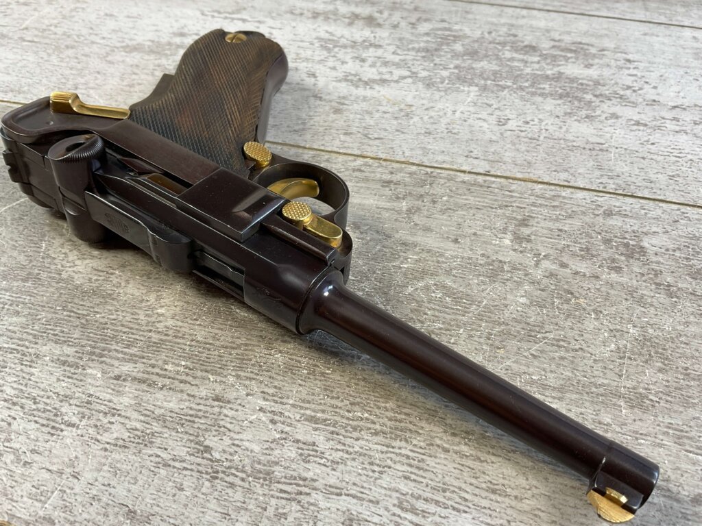 DWM 1900 AMERICAN EAGLE 4" .30 LUGER (7.65X21) P08 LUGER IN WOODEN DISPLAY CASE #6-06010-PF