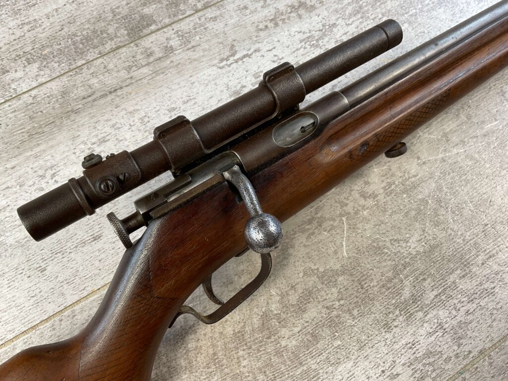 O.F. MOSSBERG & SONS MODEL 40 .22LR BOLT ACTION RIFLE, VINTAGE #6-05602-TW