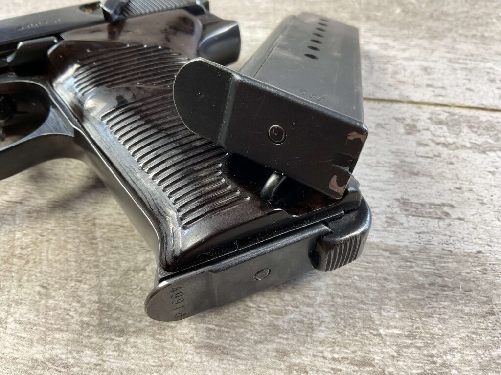 WALTHER AC41 P38 SEMI AUTO PISTOL HIGH POLISH, RIG #6-06015-PF