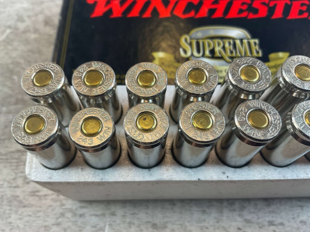 WINCHESTER SUPREME 243 WIN., 55 GR. BALLISTIC SILVERTIP AMMO, FULL BOX, JAMES EARL JONES COLLECTION #5-11156-PF