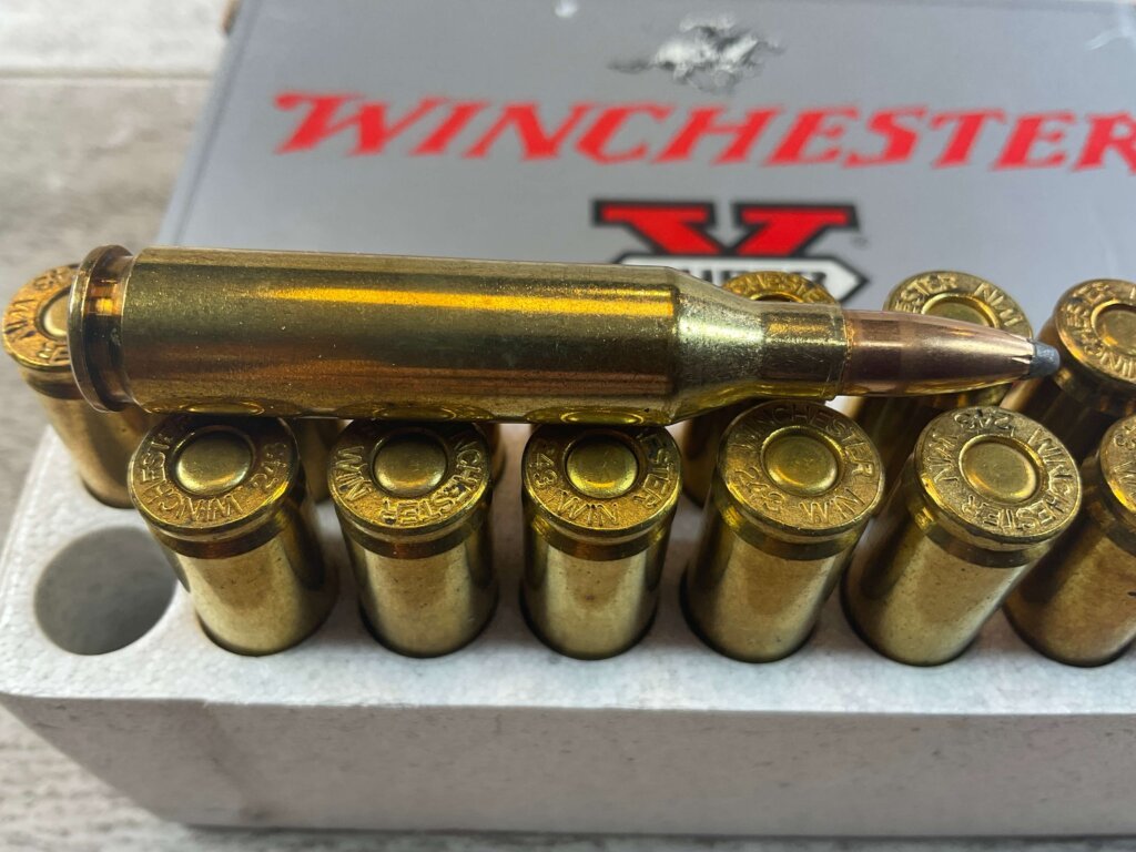WINCHESTER SUPER-X 243 WIN., 100 GR. PP AMMO, FULL BOX, JAMES EARL JONES COLLECTION #5-11162-PF