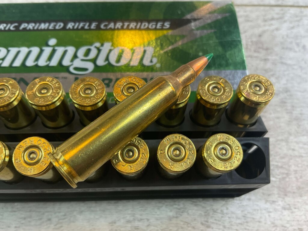REMINGTON EXTRONX VARMINT 22-250 REMINGTON, 50 GR. V-MAX BOAT TAIL AMMO, FULL BOX (QTY 20), JAMES EARL JONES COLLECTION #5-11139-PF