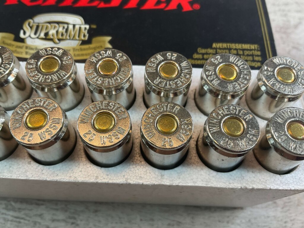 WINCHESTER SUPREME 25 WSSM, 115 GR. BALLISTIC SILVERTIP AMMO, FULL BOX, JAMES EARL JONES COLLECTION #5-11163-PF