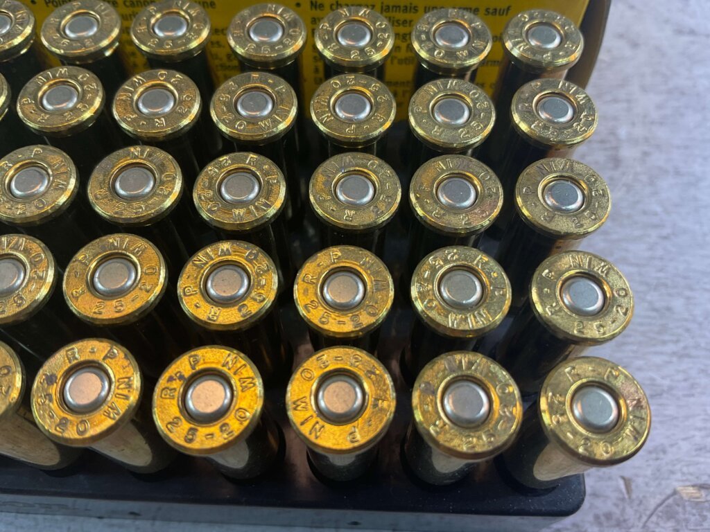 REMINGTON EXPRESS RIFLE 25-20 WIN. 86 GR. SP AMMO, FULL BOX, JAMES EARL JONES COLLECTION #5-11167-PF