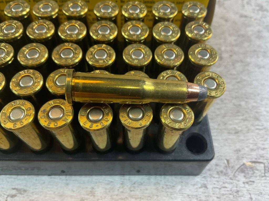 REMINGTON EXPRESS RIFLE 25-20 WIN. 86 GR. SP AMMO, FULL BOX, JAMES EARL JONES COLLECTION #5-11167-PF