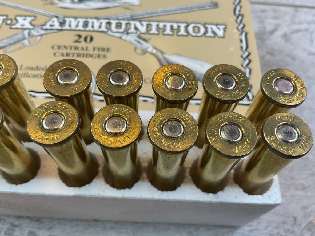 TEN-X AMMUNITION 32-40, 170 GR. RNFP AMMO, FULL BOX, JAMES EARL JONES COLLECTION #5-11228-PF