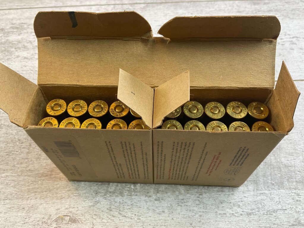 HORNADY CUSTOM 405 WINCHESTER, 300 GR. SP AMMO, FULL BOX, JAMES EARL JONES COLLECTION #5-11250-PF