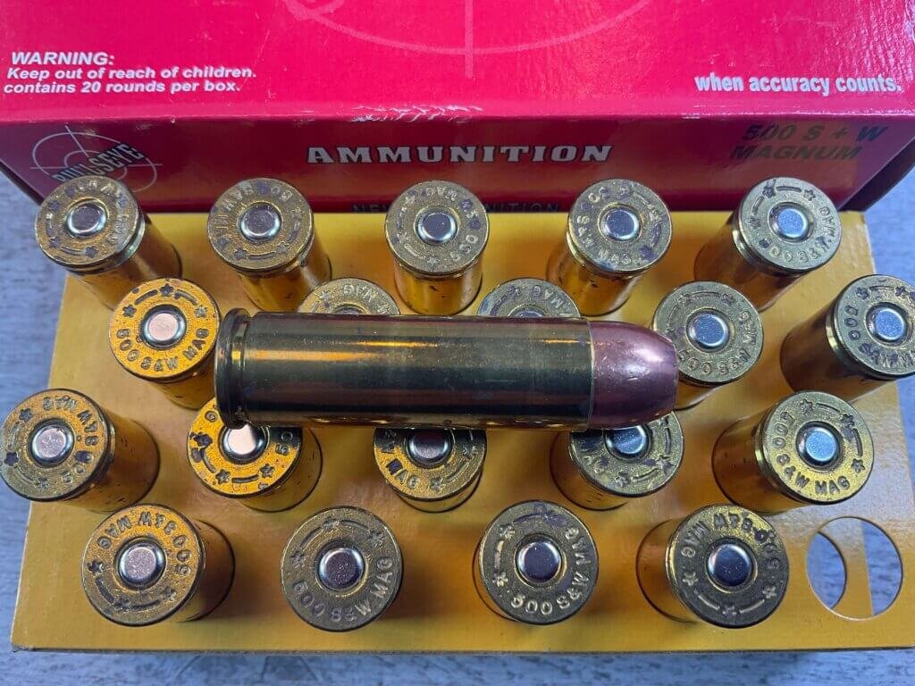 BULLSEYE AMMUNITION 500 S&W MAGNUM AMMO, FULL BOX OF 20